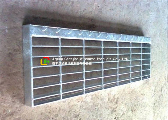 T1 / T2 Steel Stair Treads Grating Wear - Resistant Preventing Dirt Deposition